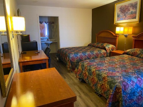 Country Club Inn & Suites - image 47