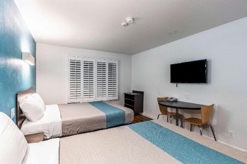 Motel 6-Fountain Valley CA - Huntington Beach Area - image 10