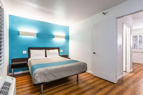 Motel 6-Fountain Valley CA - Huntington Beach Area - image 20