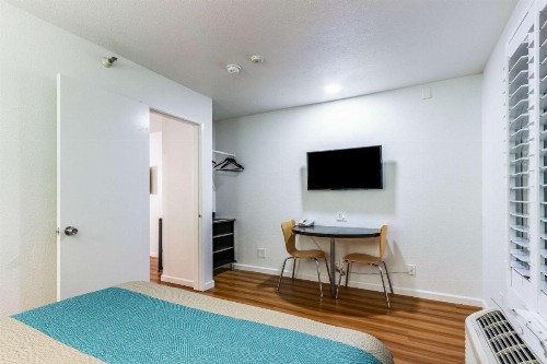 Motel 6-Fountain Valley CA - Huntington Beach Area - image 21