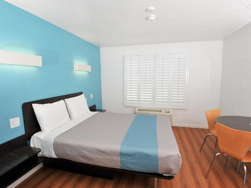 Motel 6-Fountain Valley CA - Huntington Beach Area - image 36