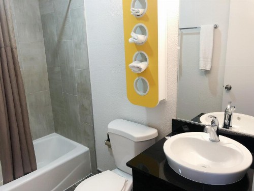 Motel 6-Fountain Valley CA - Huntington Beach Area - image 38