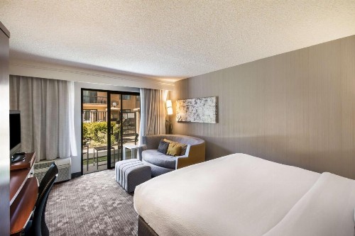 Sonesta Select Huntington Beach Fountain Valley - image 10