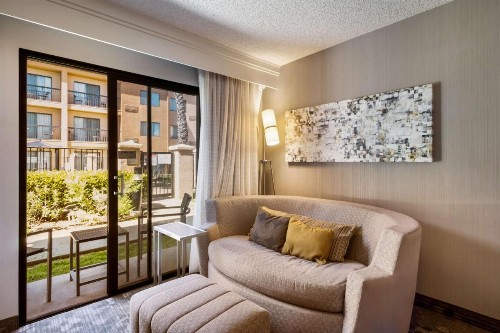 Sonesta Select Huntington Beach Fountain Valley - image 12