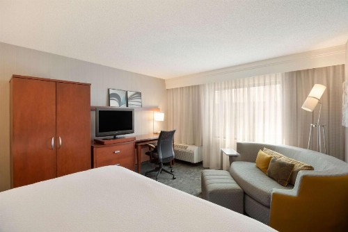 Sonesta Select Huntington Beach Fountain Valley - image 15