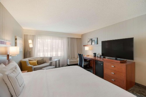 Sonesta Select Huntington Beach Fountain Valley - image 16