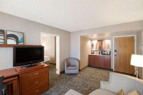 Sonesta Select Huntington Beach Fountain Valley - image 23