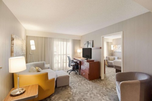 Sonesta Select Huntington Beach Fountain Valley - image 24