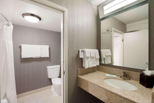Sonesta Select Huntington Beach Fountain Valley - image 27