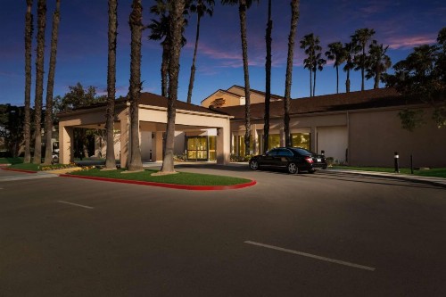 Sonesta Select Huntington Beach Fountain Valley - image 41