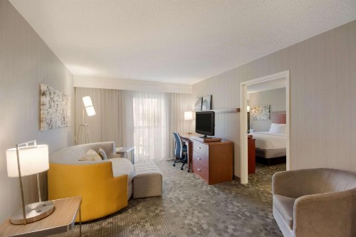Sonesta Select Huntington Beach Fountain Valley - image 8