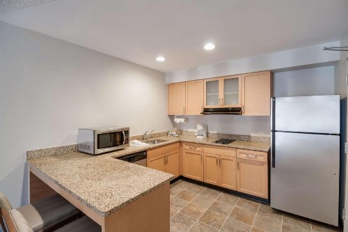Sonesta ES Suites Huntington Beach Fountain Valley - image 32