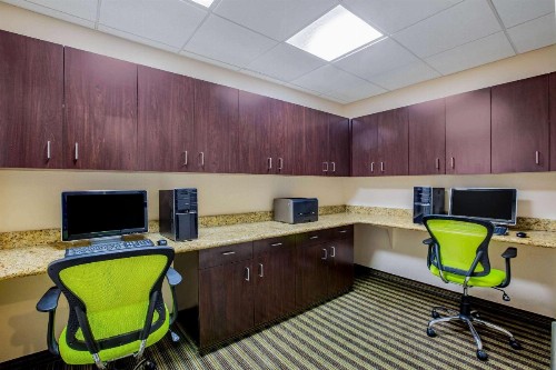 La Quinta by Wyndham Fowler - image 14