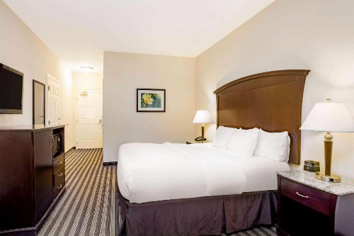 La Quinta by Wyndham Fowler - image 17