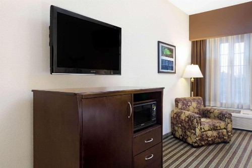 La Quinta by Wyndham Fowler - image 41