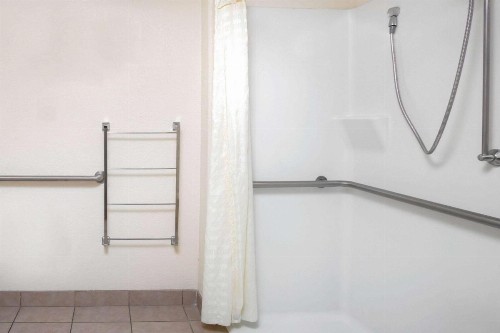 La Quinta by Wyndham Fowler - image 45