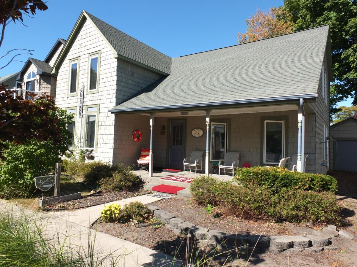 Agape Bayside Cottage - main image