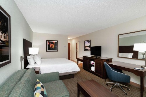 Hampton Inn & Suites Nashville Franklin - image 10