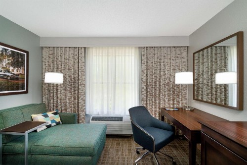 Hampton Inn & Suites Nashville Franklin - image 9