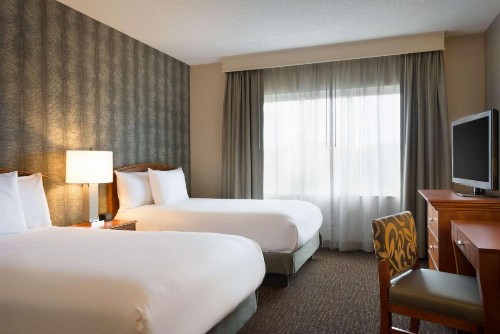 Embassy Suites by Hilton Nashville South/Cool Springs - image 2
