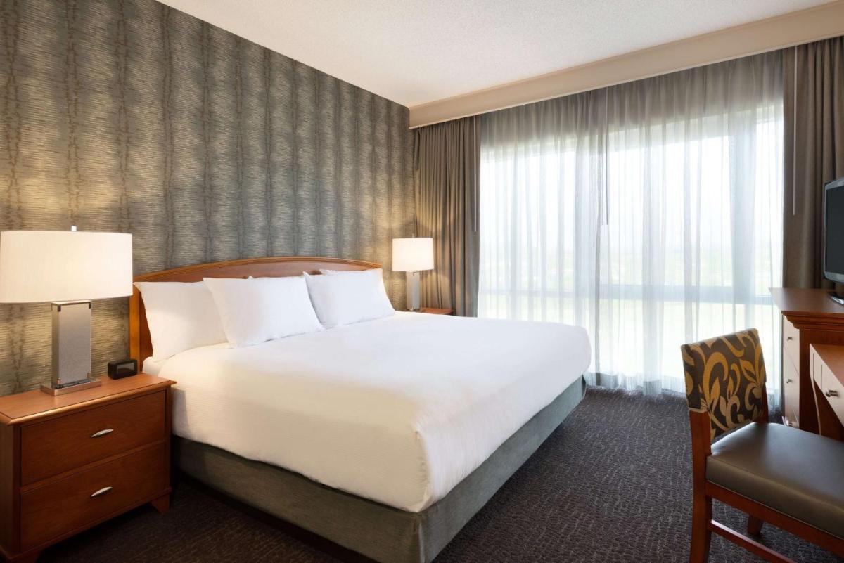 Embassy Suites by Hilton Nashville South/Cool Springs - image 4