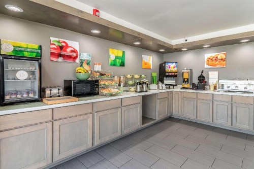 Quality Inn and Suites - image 11