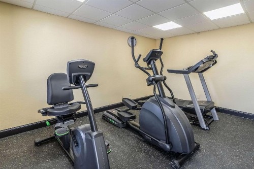 Quality Inn and Suites - image 14