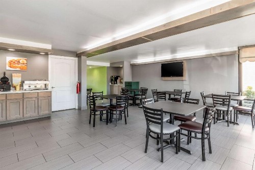 Quality Inn and Suites - image 15