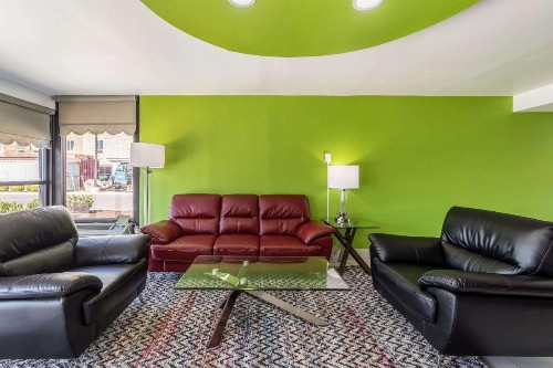 Quality Inn and Suites - image 4