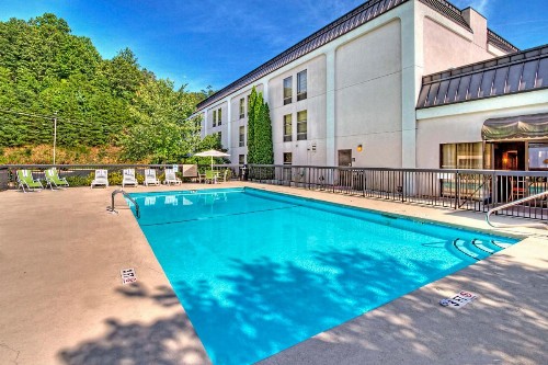 Hampton Inn Franklin NC - image 9