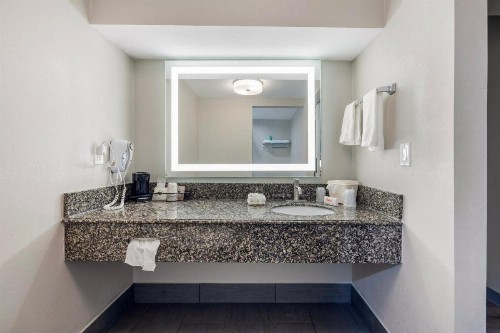 Days Inn by Wyndham Franklin Nashville - image 32