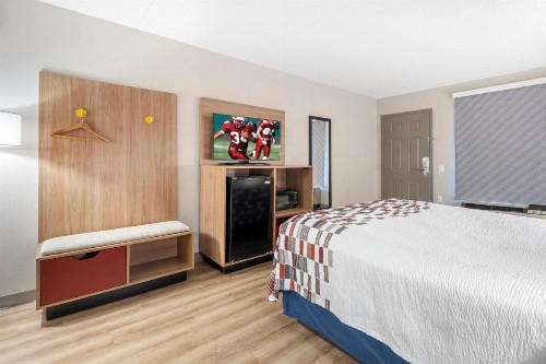 Days Inn by Wyndham Franklin Nashville - image 8