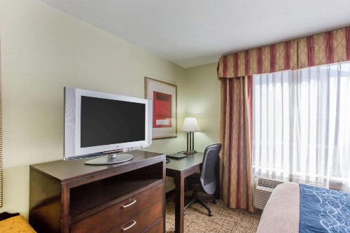 Comfort Inn Franklin - image 10