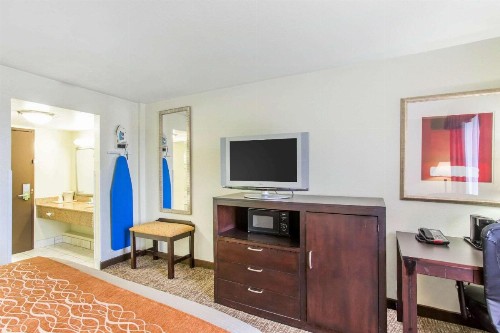 Comfort Inn Franklin - image 5