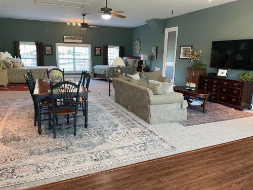 Full Circle Farm Inn - image 1