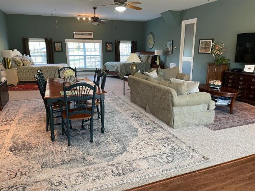 Full Circle Farm Inn - image 31