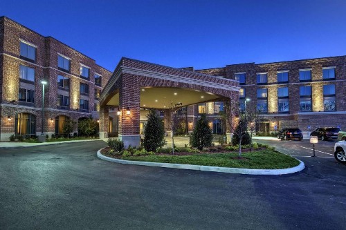 Hampton Inn & Suites Franklin Berry Farms Tn - image 3