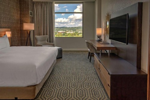 Hilton Franklin Cool Springs - image 6