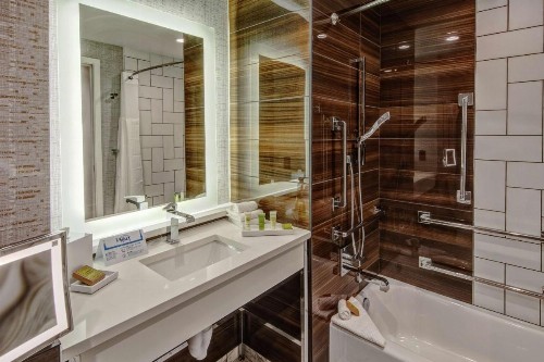 Hilton Franklin Cool Springs - image 7