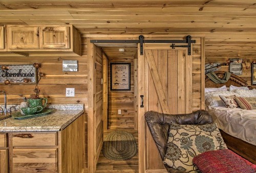 Peaceful Pet-Friendly Franklin Cottage on 15 Acres - image 11