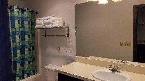 Valley Hi Motel - image 16