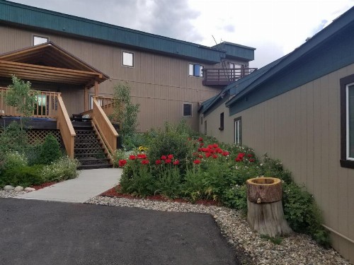 Valley Hi Motel - image 22