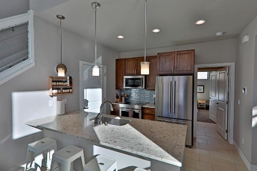 Journey Way Townhouse - image 11