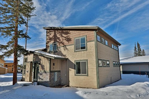 Journey Way Townhouse - image 9