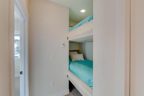 New Luxury Loft #12 Near Resort With Huge Hot Tub & Views - FREE Activities & Equipment Rentals Daily - image 13