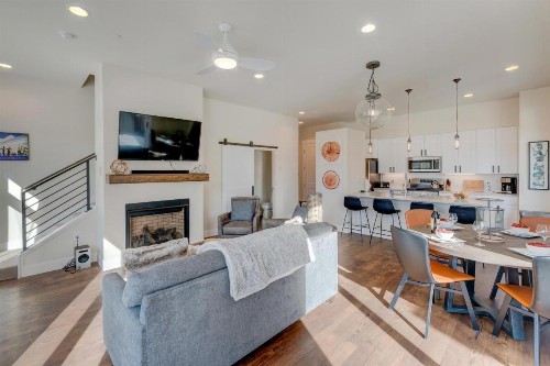 New Luxury Loft #12 Near Resort With Huge Hot Tub & Views - FREE Activities & Equipment Rentals Daily - image 2