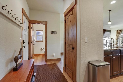 Luxury Chalet #106 Near Resort With Hot Tub & Great Views - FREE Activities & Equipment Rentals Daily - image 10