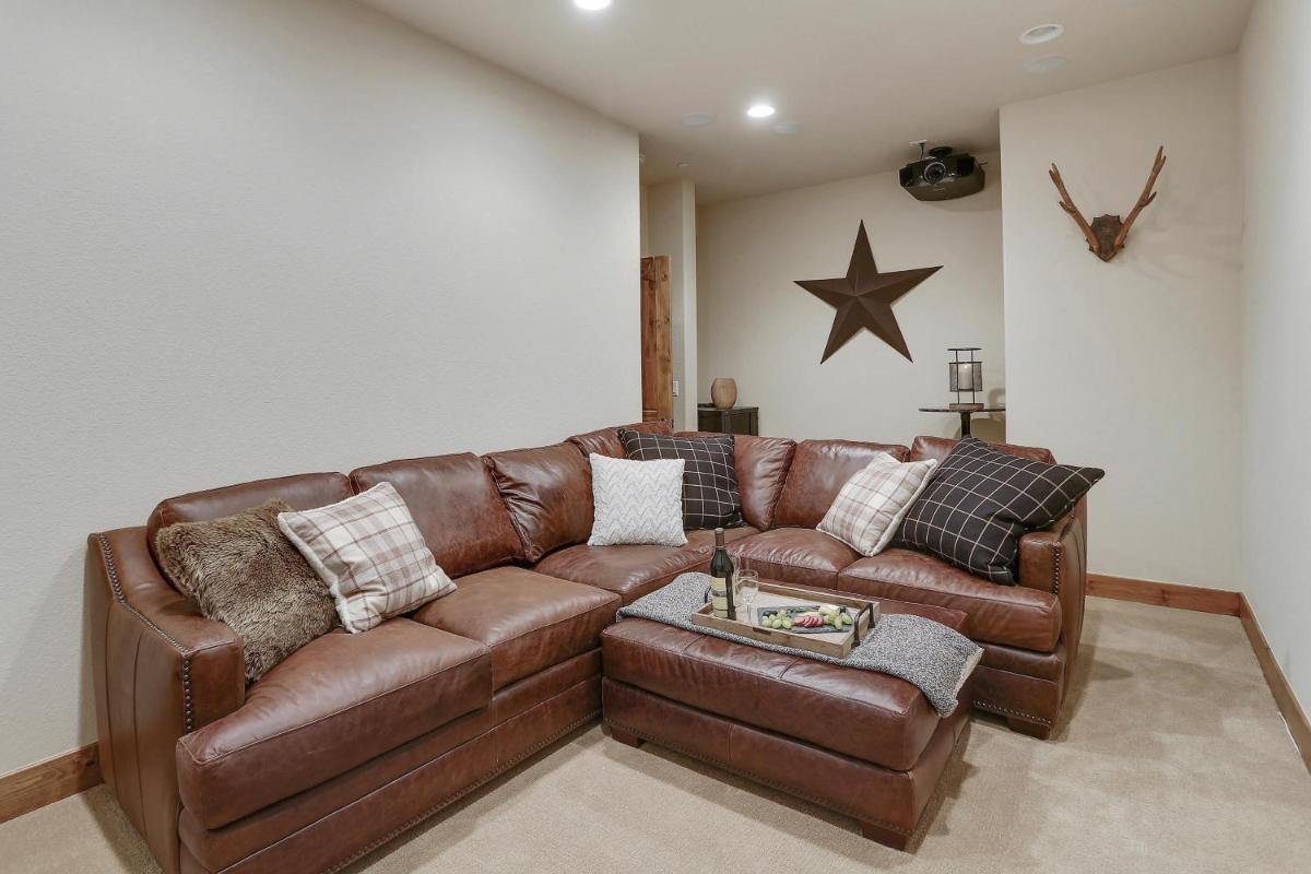 Luxury Chalet #106 Near Resort With Hot Tub & Great Views - FREE Activities & Equipment Rentals Daily - image 2
