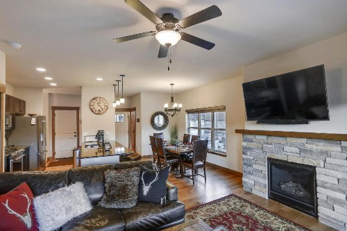 Luxury Chalet #106 Near Resort With Hot Tub & Great Views - FREE Activities & Equipment Rentals Daily - image 5