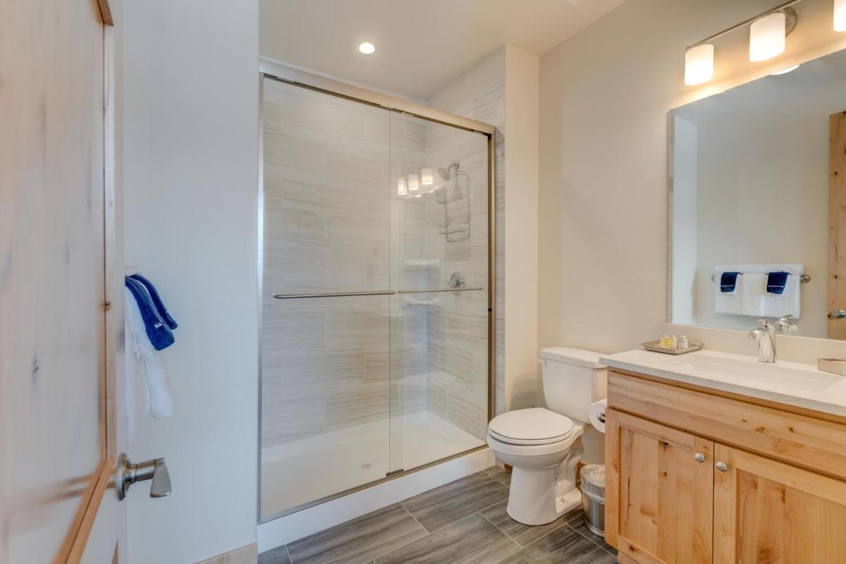 New Luxury Villa #298 Near Resort With Roof Top Hot Tub & Great Views - FREE Activities & Equipment Rentals Daily - image 7